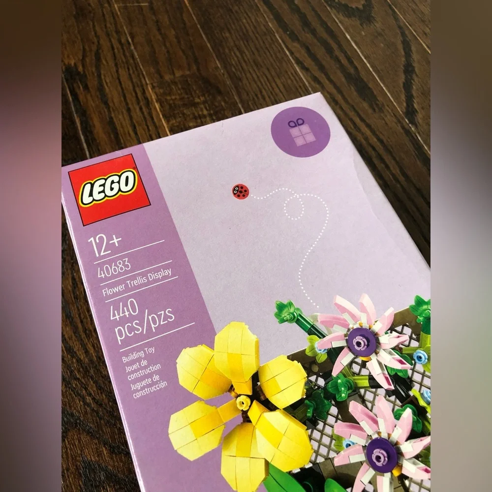 *NEW* LEGO Limited Edition Flower Trellis Display (40683) - 440 Pieces 12+